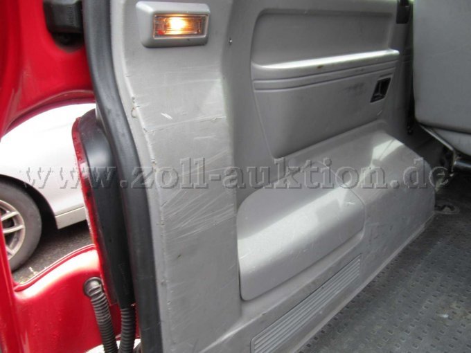 D-Säule links und Seitenverkleidung links zerkratzt