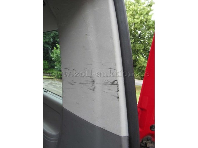 D-Säulenverkleidung rechts zerkratzt