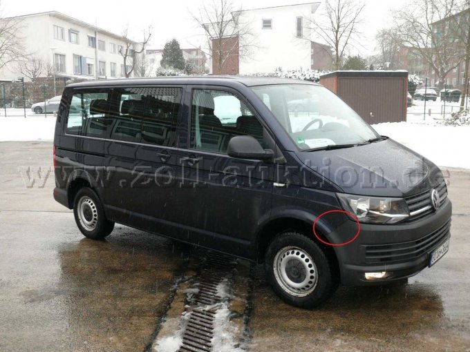 Frontansicht rechts und verschobene Spaltmaße durch Unfall