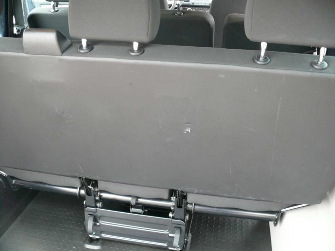 Beispielschaden Beschädigungen Rücksitzbank