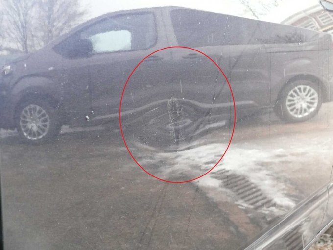 Beispielschaden Delle Schiebetür rechts