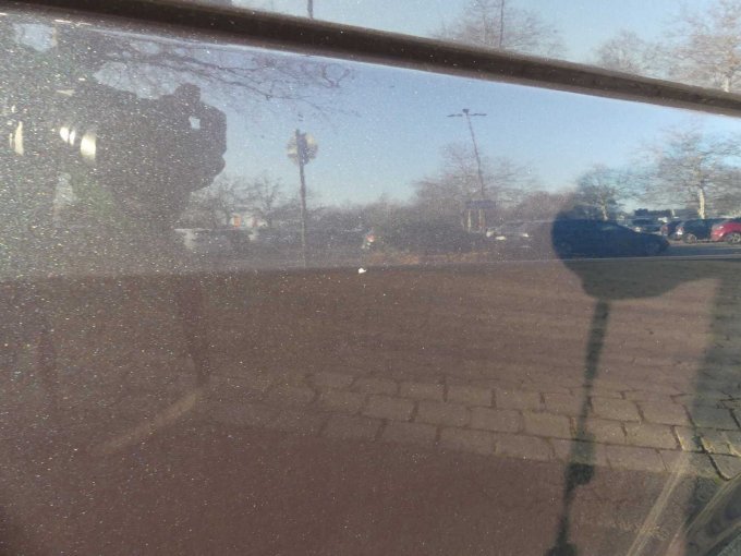 Lackkratzer Delle vorn rechts