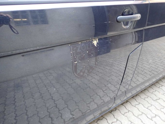 Beschädigungen Vordertür links