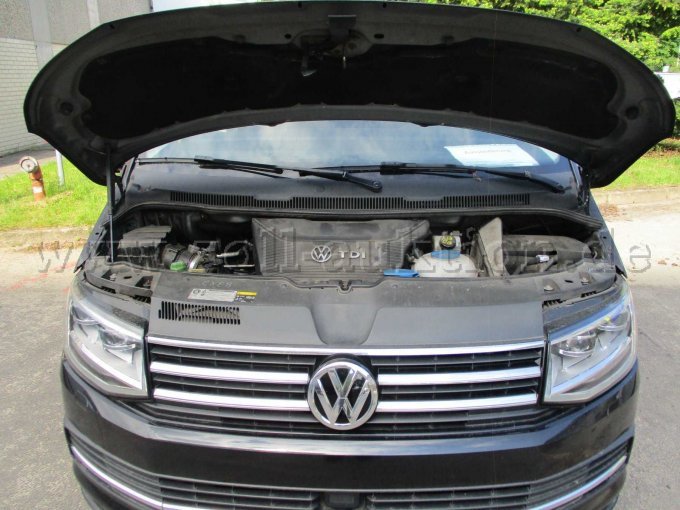 Motor und Haube, innen