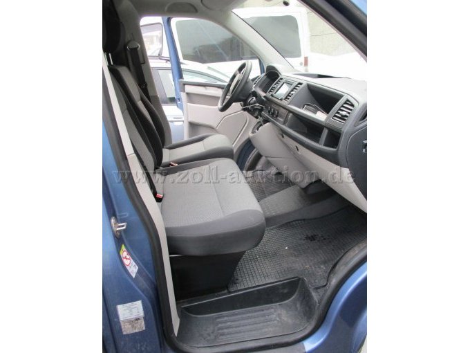 Einstieg Fahrerseite