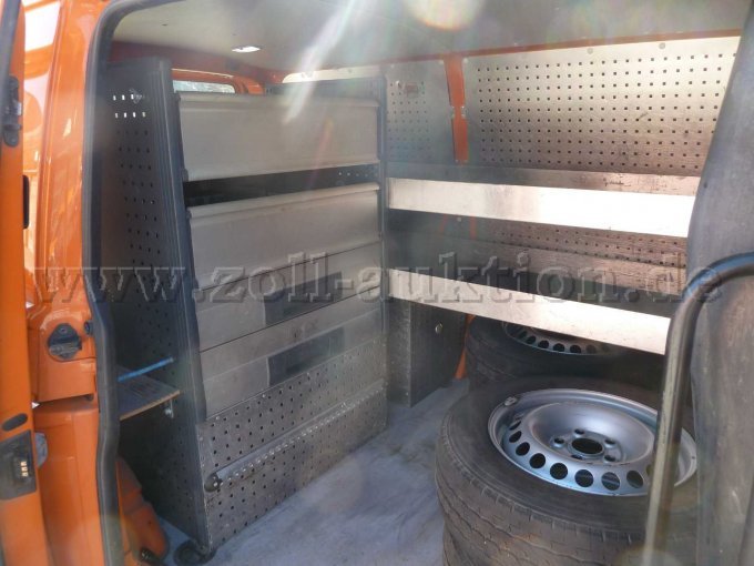 Bott-Einbau Laderaum vorne