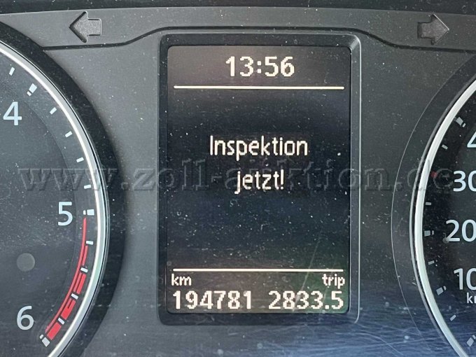 Ansicht Multifunktionsanzeige mit Serviceintervallanzeige und Kilometerstand