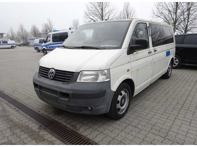 Seitliche Ansicht von vorne Fahrerseite