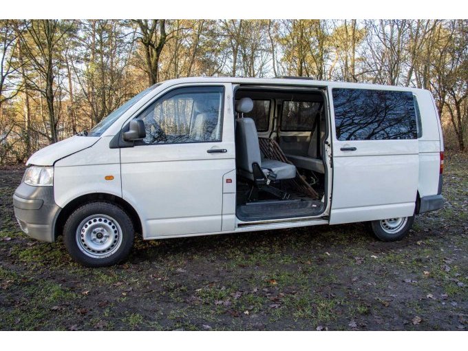 Ansicht geöffnete Fahrgasttür Fahrerseite