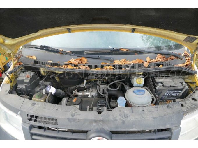 1 VW T 5 Kasten / Unfall- & Bastlerfahrzeug – foto 6 – kavel bij Zoll-Auktion, Wandlitz