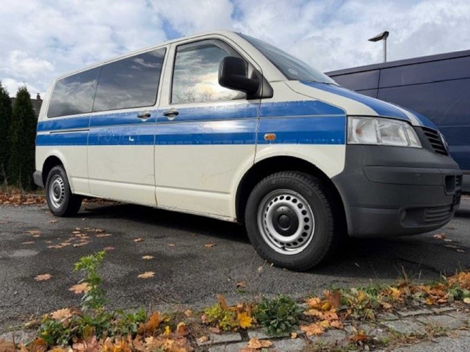 Ansicht Beifahrerseite von außen schräg vorne