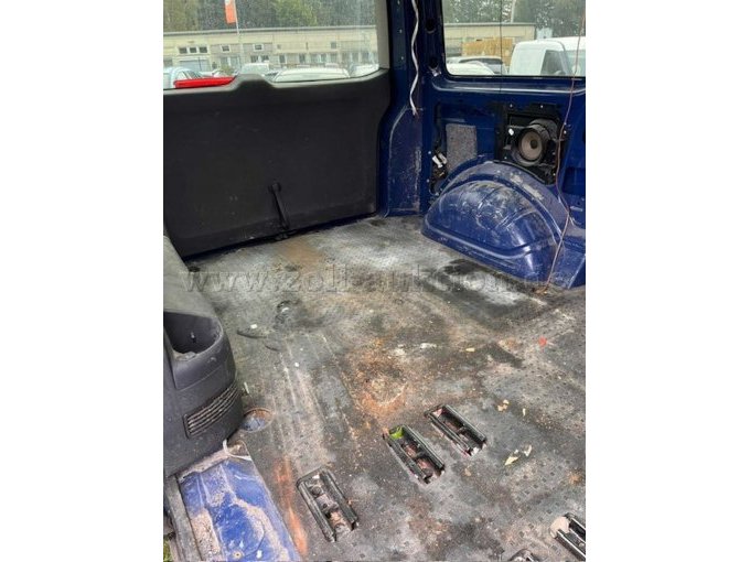 1 VW T 5 / Unfall- & Bastlerfahrzeug – foto 10 – kavel bij Zoll-Auktion, Wandlitz