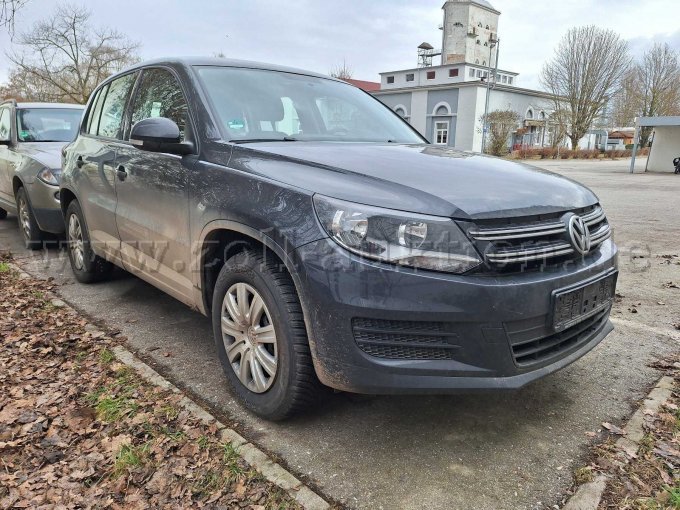 Front- und Seitenansicht VW Tiguan