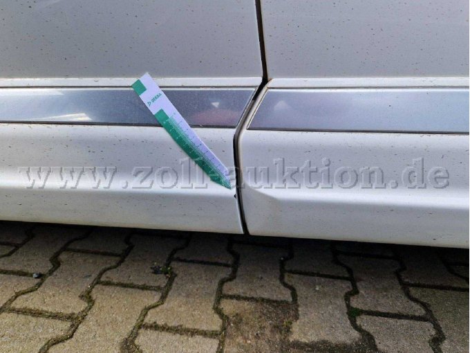 Tür vorne links Lackbeschädigung