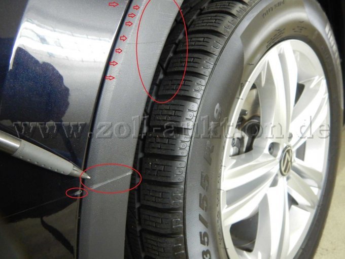 Radlaufverbreiterung vorne links und Stoßfänger vorne außen: Kratzer, auch mit Lackbeschädigung