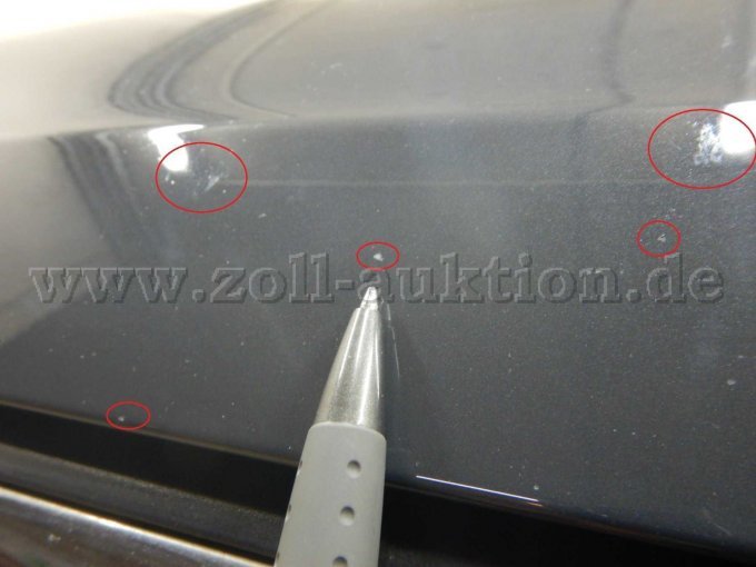 Motorhaube: Harzflecken u. Steinschläge