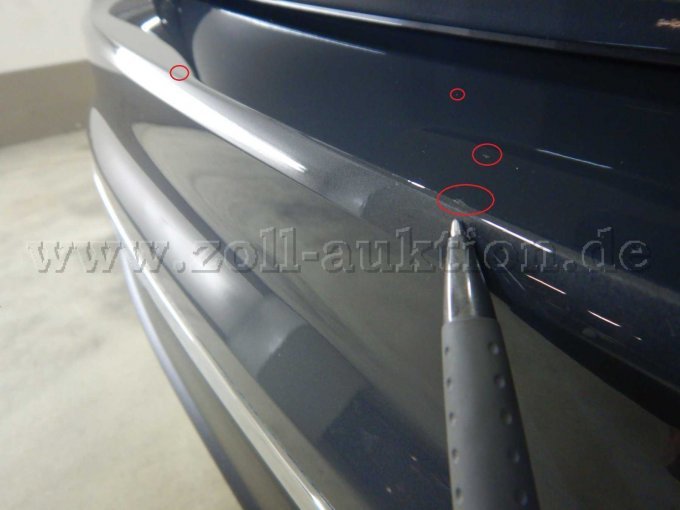 Stoßfänger hinten u. Ladekante: Abschürfungen u. Kratzer