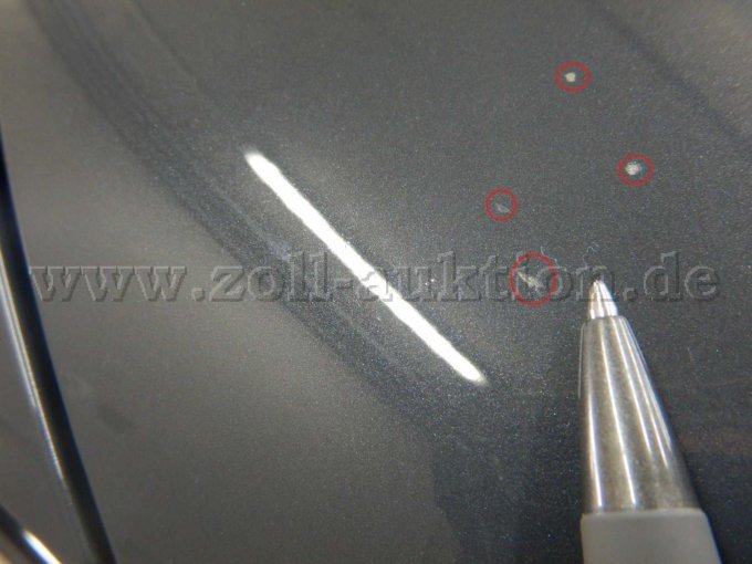 Motorhaube: Harzflecken u. Steinschläge