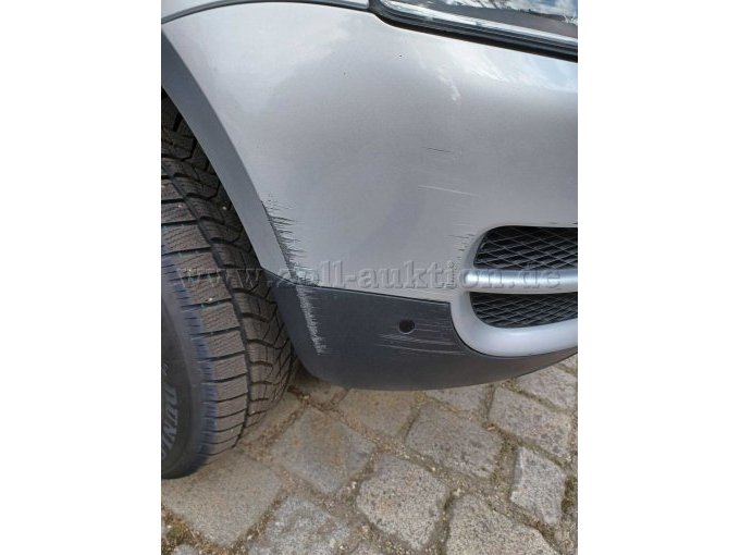 Stoßstange vorne rechts zerkratz