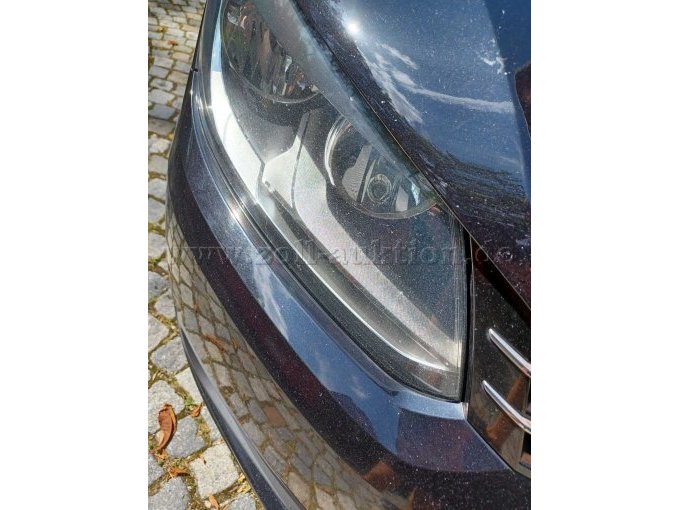 Steinschläge Hauptscheinwerfer rechts