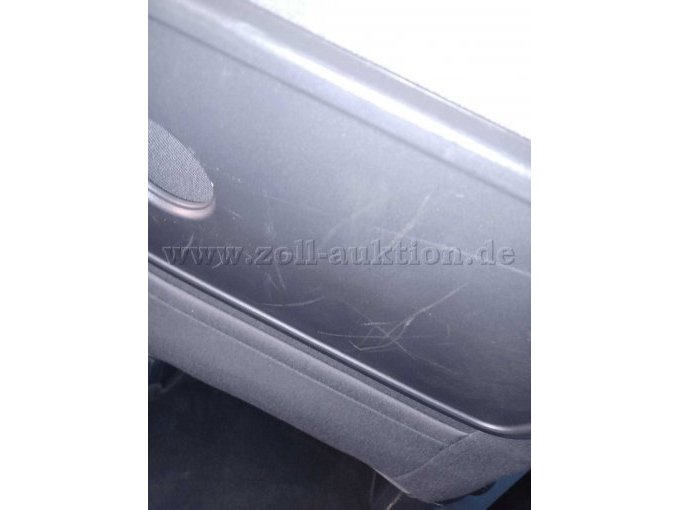 Kratzer Tisch hinten 1