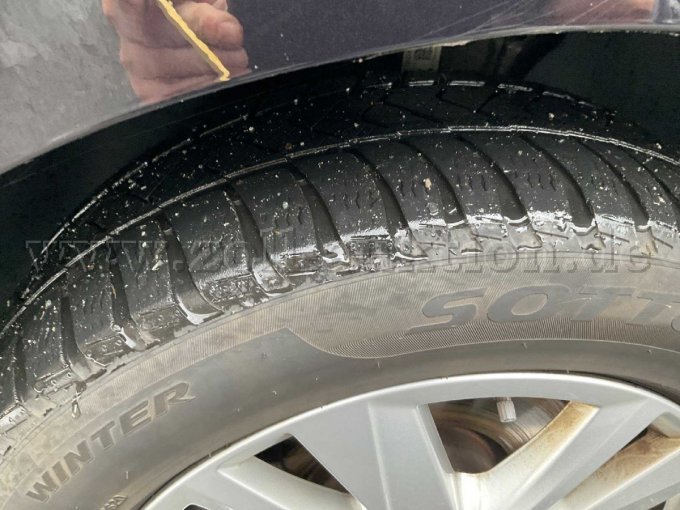 Reifen vorne links verschlissen