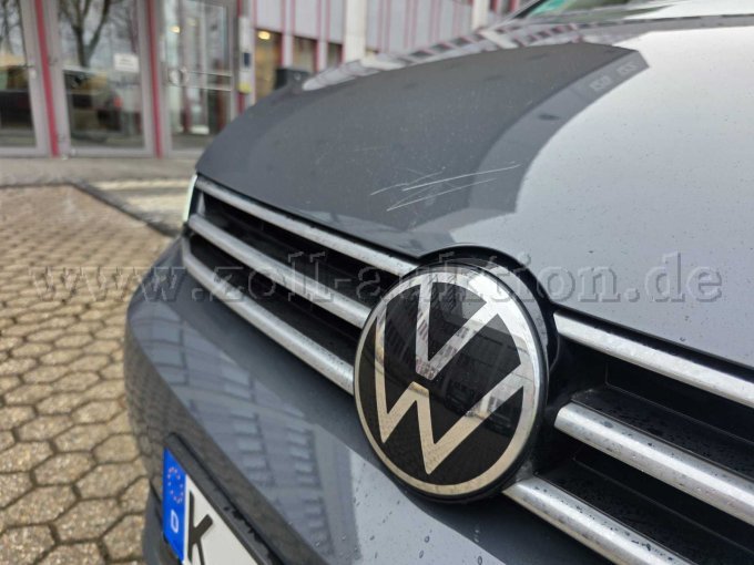 Beispiel Kratzer Motorhaube