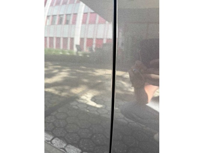 Kratzer Türe vorne rechts