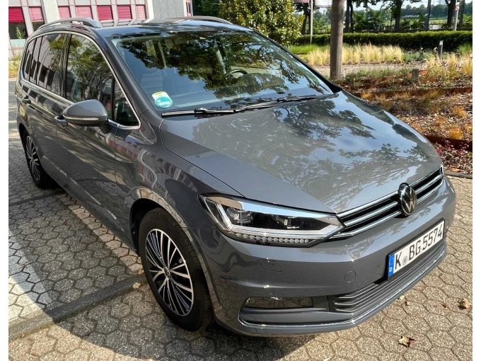 VW Touran Front