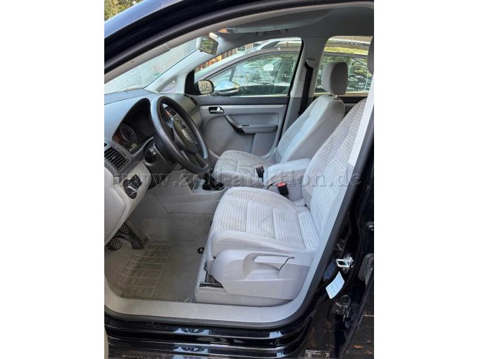 Innenansicht Vordersitze.jpg