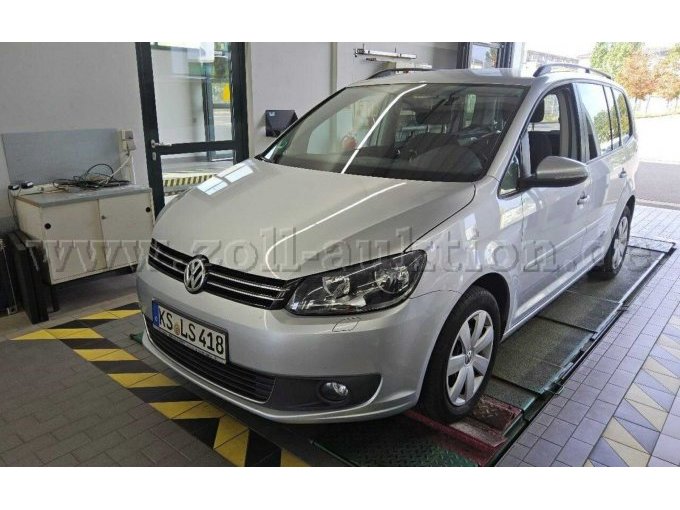 1 VW Touran 1.6 Diesel Comfortline – kavel bij Zoll-Auktion, Hoppegarten