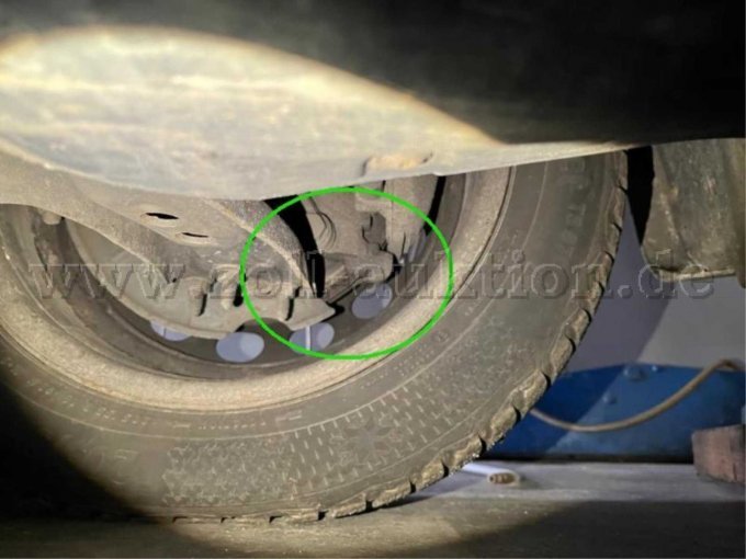 1 VW Touran 1.6 Diesel Comfortline - eventuell Motorschaden? – foto 8 – kavel bij Zoll-Auktion, München