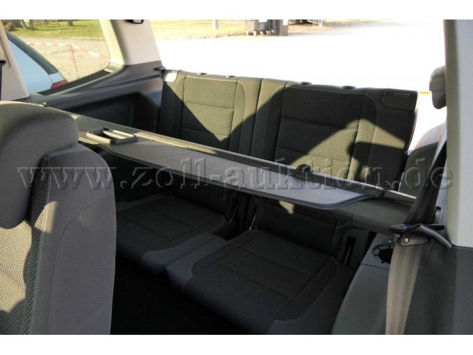 3. Sitzreihe mit fehlenden Kopfstützen