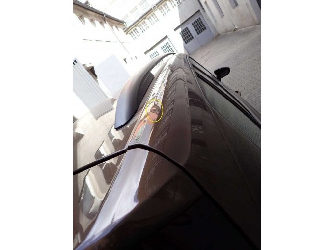 1 VW Touran 1.6 TDI Comfortline - BD16-5960 Hagelschaden – foto 11 – kavel bij Zoll-Auktion, München