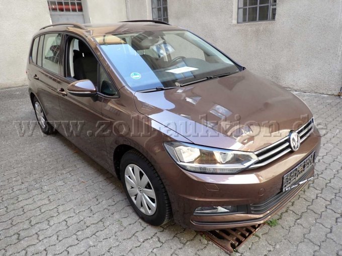 1 VW Touran 1.6 TDI Comfortline - BD16-5960 Hagelschaden – foto 2 – kavel bij Zoll-Auktion, München