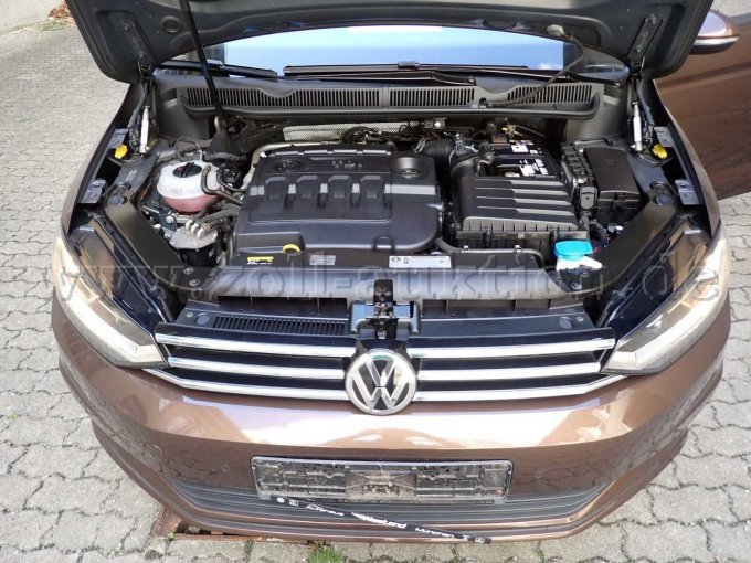 1 VW Touran 1.6 TDI Comfortline - BD16-5960 Hagelschaden – foto 8 – kavel bij Zoll-Auktion, München