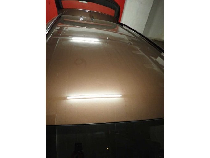 1 VW Touran 1.6 TDI Comfortline - BD16-5960 Hagelschaden – foto 9 – kavel bij Zoll-Auktion, München
