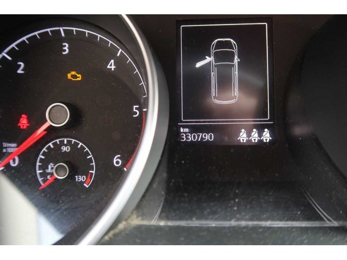 Drehzahlanzeige und Kilometerstand