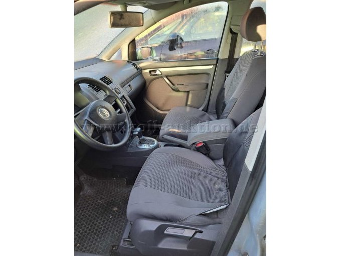 Einstieg Fahrerseite