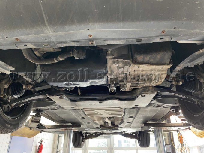 Fahrzeug unten vorne