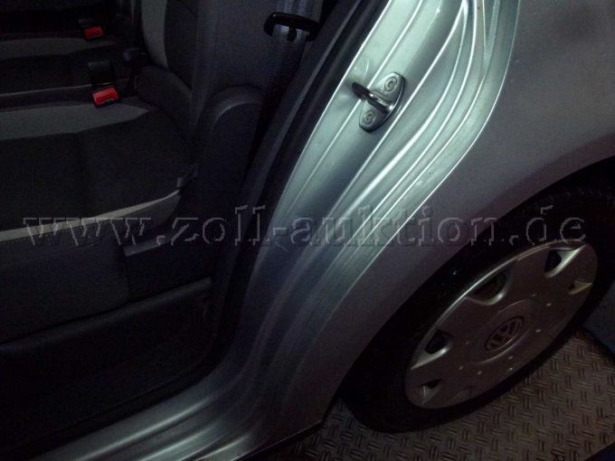 Einstieg hinten links Dellen und Lackschrammen