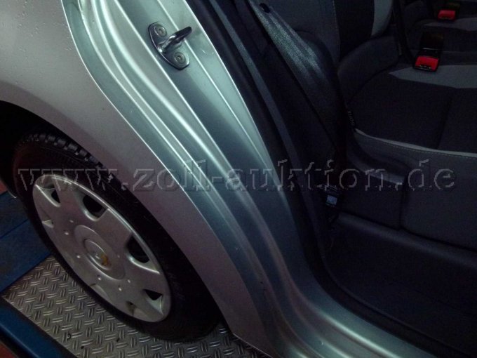 Einstieg hinten rechts Dellen und Lackschrammen