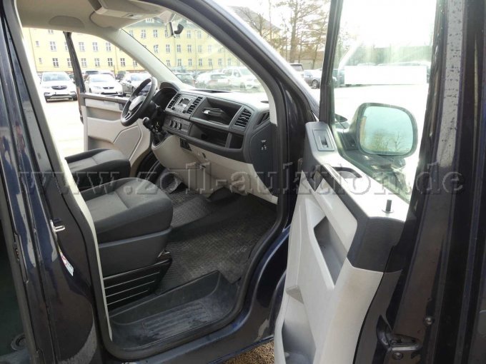 Innenansicht vorn rechts