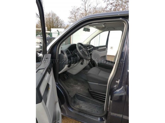 Innenansicht vorn links