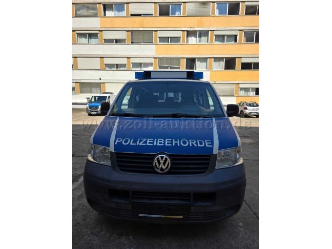 Vorderansicht mit Blaulichtbalken