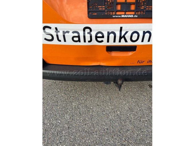 VW Transporter Kasten, Ansicht Anfahrschaden Heckklappe