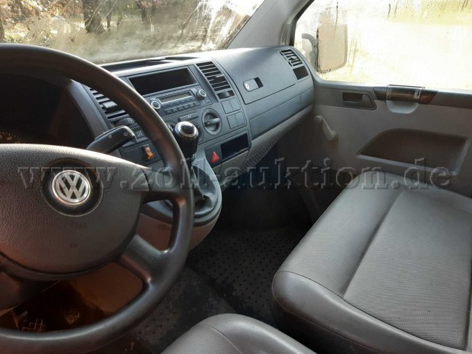 VW Transporter Pritsche (offener Kasten) - Innenansicht