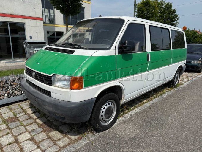 VW_T4_lins_vorne