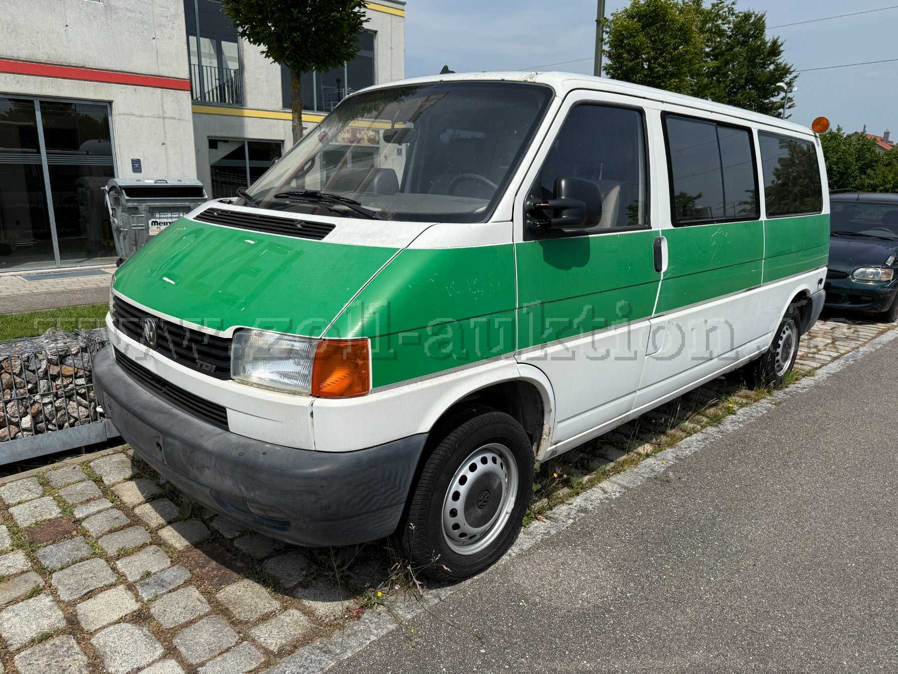 VW_T4_lins_vorne