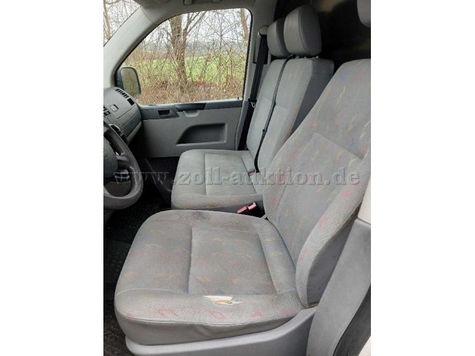 Ansicht Fahrerkabine (Riss Stoffbezug Fahrersitz)